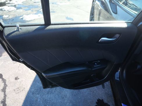 Used 2022 Dodge Charger SXT w/ Blacktop Package image 18