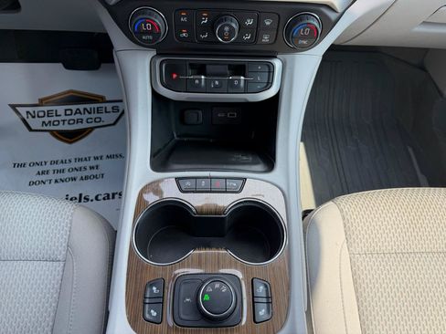 Used 2023 GMC Acadia SLE w/ Driver Convenience Package AWD/4WD image 28