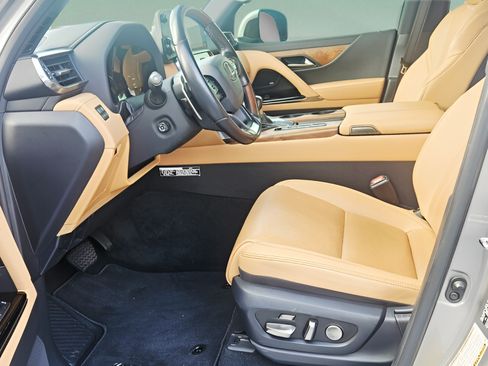 Used 2022 Lexus LX 600 4WD w/ Accessory Package (Z1) image 28