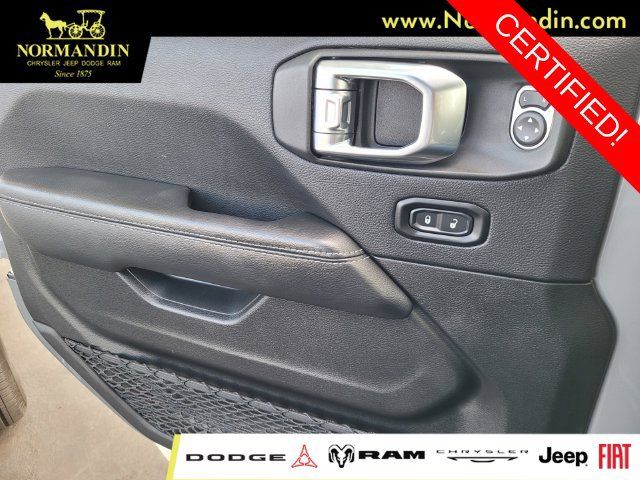 Certified 2022 Jeep Wrangler Unlimited Sahara AWD/4WD image 15