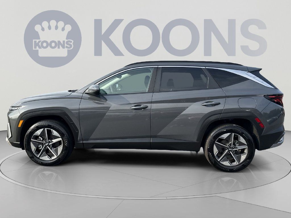 Certified 2025 Hyundai Tucson SEL AWD/4WD image 2