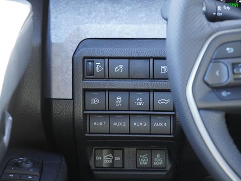 New 2025 Toyota Tacoma Trailhunter image 28