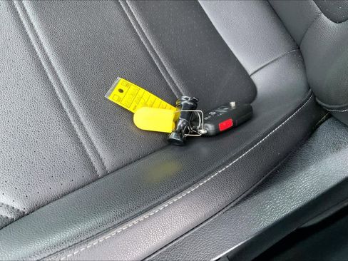 Used 2022 Volkswagen Passat 2.0T SE image 13