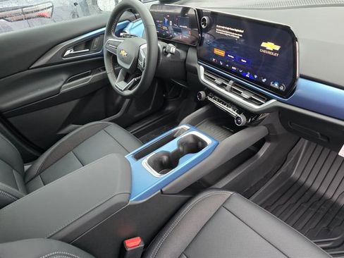 New 2026 Chevrolet Equinox EV LT image 10