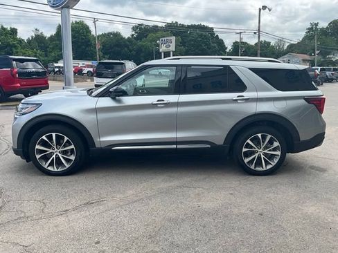 Used 2025 Ford Explorer Platinum w/ Ultimate Package AWD/4WD image 3