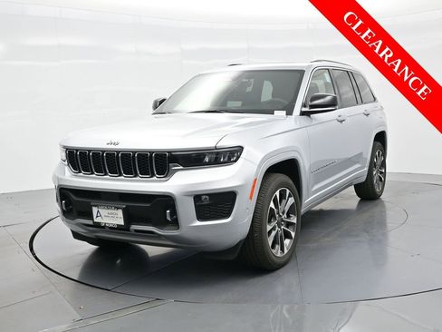 Used 2023 Jeep Grand Cherokee Overland image 2