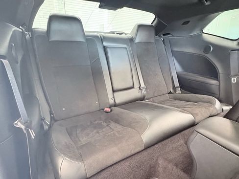 Used 2016 Dodge Challenger R/T Scat Pack w/ Leather Interior Group RWD image 23