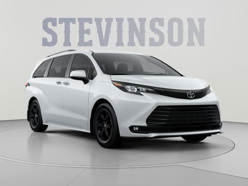 New 2026 Toyota Sienna XLE Woodland Edition AWD/4WD image 15