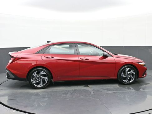 Certified 2025 Hyundai Elantra Sport image 3