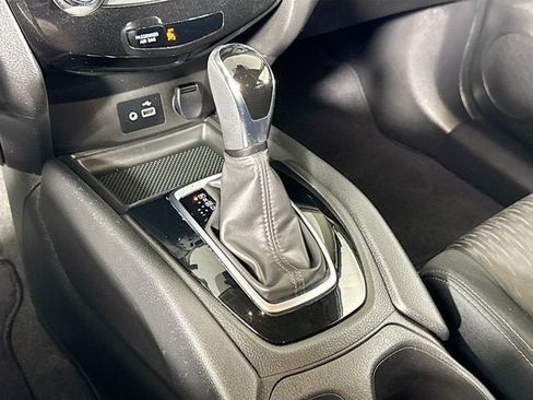 Used 2019 Nissan Rogue S AWD/4WD image 14