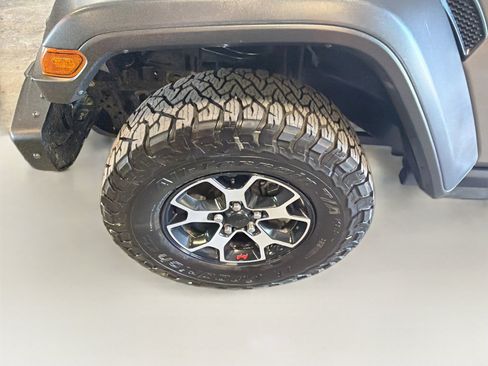Used 2021 Jeep Wrangler Unlimited Rubicon w/ Steel Bumper Group AWD/4WD image 11