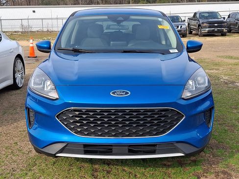 Used 2020 Ford Escape SE image 2