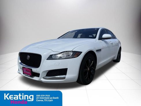 Used 2020 Jaguar XF Premium image 4