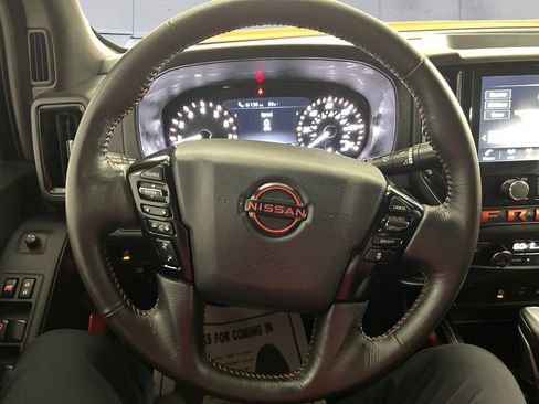 Used 2025 Nissan Frontier PRO-4X AWD/4WD image 9
