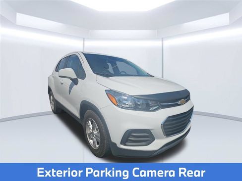 Used 2020 Chevrolet Trax LS FWD image 9