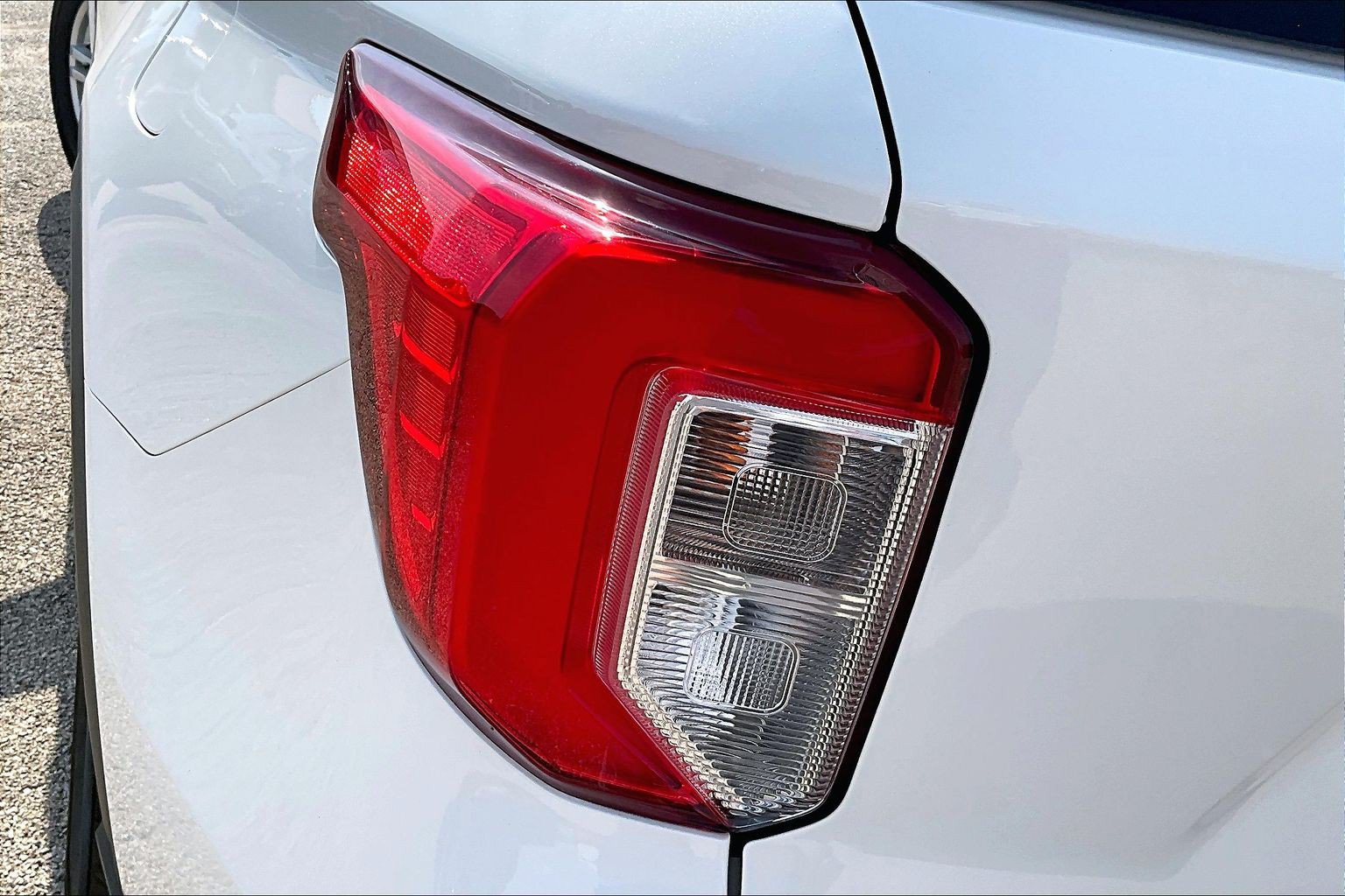 Used 2022 Ford Explorer XLT AWD/4WD image 29
