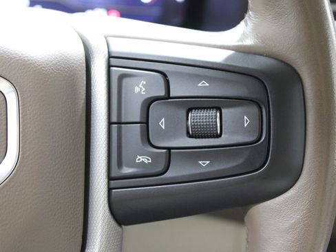 Used 2022 GMC Yukon XL Denali w/ Advanced Technology Package image 11