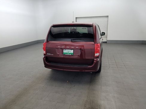 Used 2018 Dodge Grand Caravan SE FWD image 7