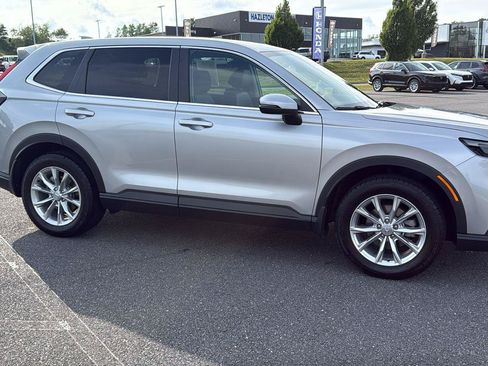 Used 2024 Honda CR-V EX-L image 3