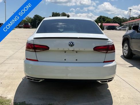 Used 2021 Volkswagen Passat 2.0T R-Line FWD image 2