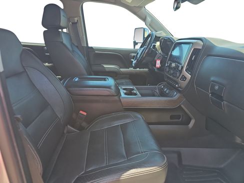 Used 2019 GMC Sierra 3500 Denali w/ Duramax Plus Package AWD/4WD image 17
