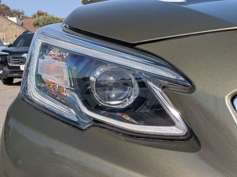 Certified 2022 Subaru Outback Limited AWD/4WD image 6