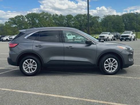 Used 2022 Ford Escape SE AWD/4WD image 9
