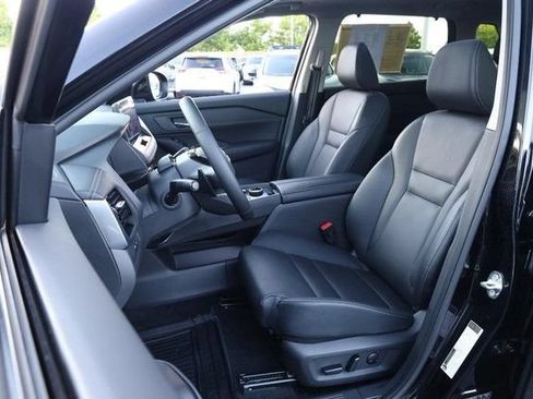 Certified 2025 Nissan Rogue SL w/ Tech Package AWD/4WD image 8