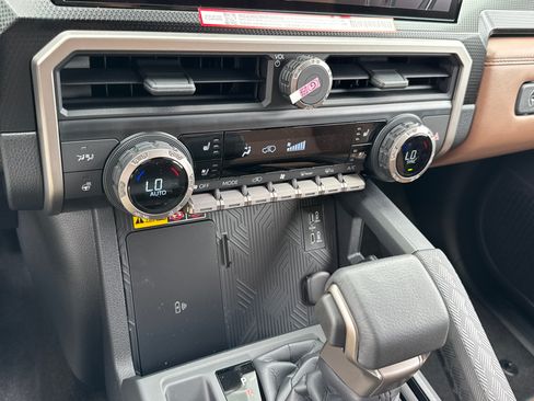 New 2026 Toyota 4Runner Limited AWD/4WD image 31