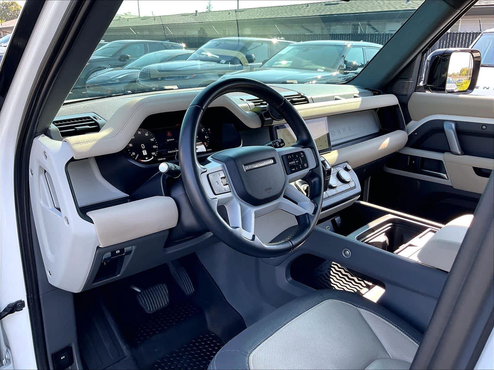 Used 2023 Land Rover Defender 110 X-Dynamic SE AWD/4WD image 16