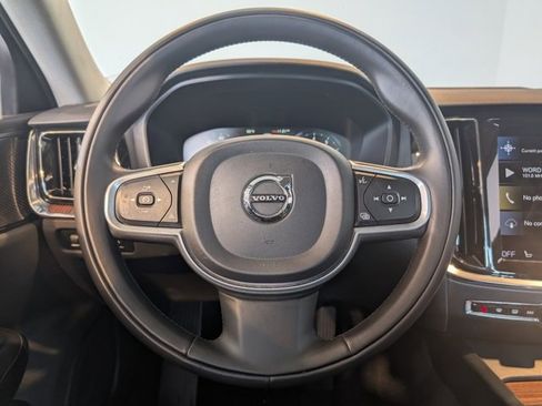 Used 2022 Volvo S60 B5 Inscription image 17