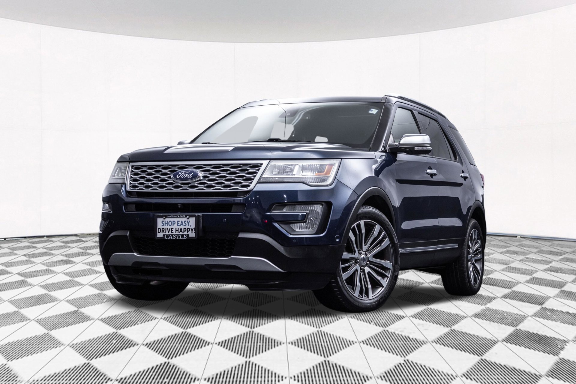Used 2017 Ford Explorer Platinum AWD/4WD image 2