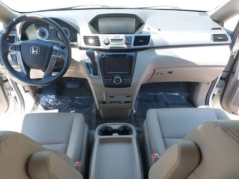 Used 2016 Honda Odyssey Touring Elite image 9
