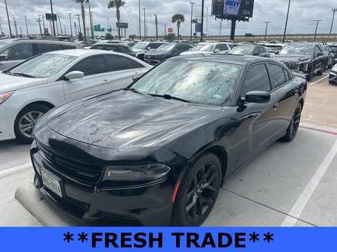 Used 2021 Dodge Charger SXT w/ Blacktop Package image 1