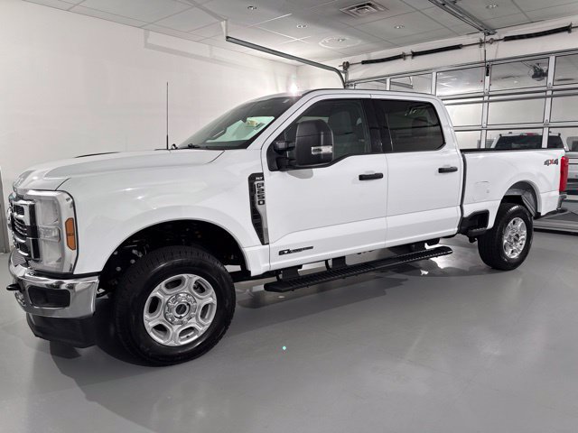 Used 2025 Ford F250 XLT AWD/4WD image 3