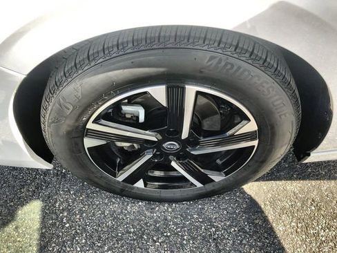 Used 2024 Nissan Sentra SV image 10