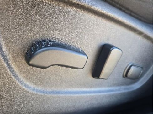 Used 2020 Nissan Rogue SV image 21