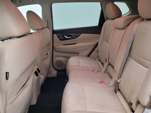 Used 2020 Nissan Rogue SV FWD image 18