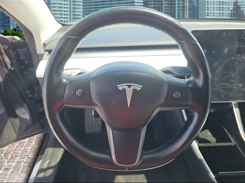 Used 2018 Tesla Model 3 Long Range RWD image 13