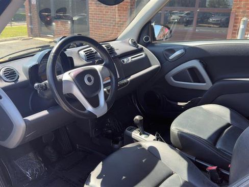 Used 2013 smart fortwo passion RWD image 9