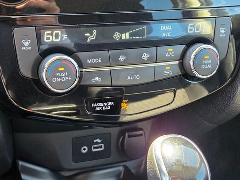 Used 2019 Nissan Rogue SV AWD/4WD image 30