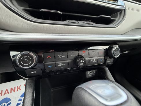 Used 2024 Jeep Compass Limited image 18