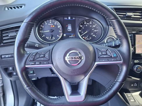 Used 2022 Nissan Rogue Sport SL AWD/4WD image 11
