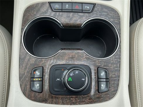 Used 2022 GMC Acadia Denali w/ Trailering Package image 17