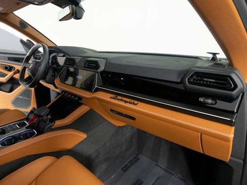 Used 2025 Lamborghini Urus S AWD/4WD image 27