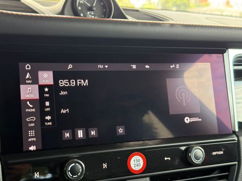 Certified 2023 Porsche Macan Turbo AWD/4WD image 20