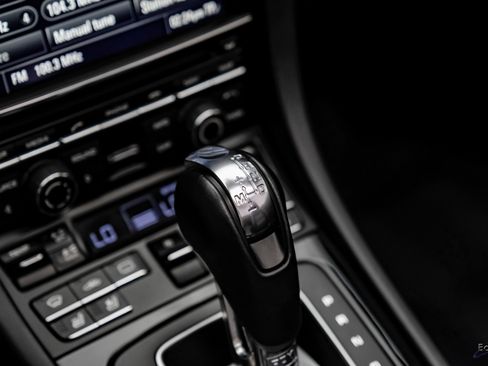 Used 2015 Porsche 911 Turbo image 62