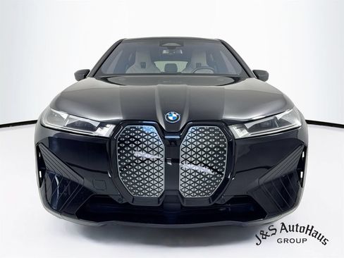 Used 2024 BMW iX xDrive50 w/ Sport Package AWD/4WD image 2