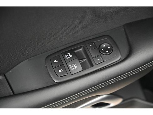 Used 2019 Dodge Challenger SXT w/ Blacktop Package image 19