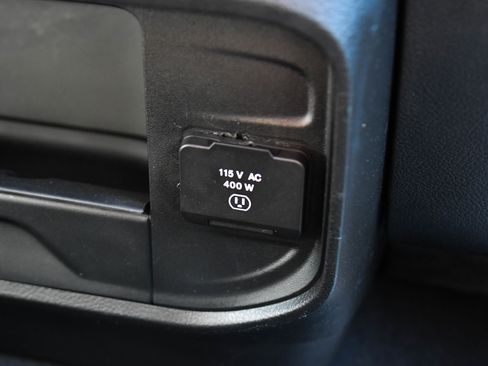 Used 2024 RAM 2500 Laramie image 33